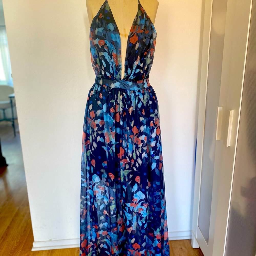 Maxi blue colorful dress. Never used. Size M. Sexy front and backless.